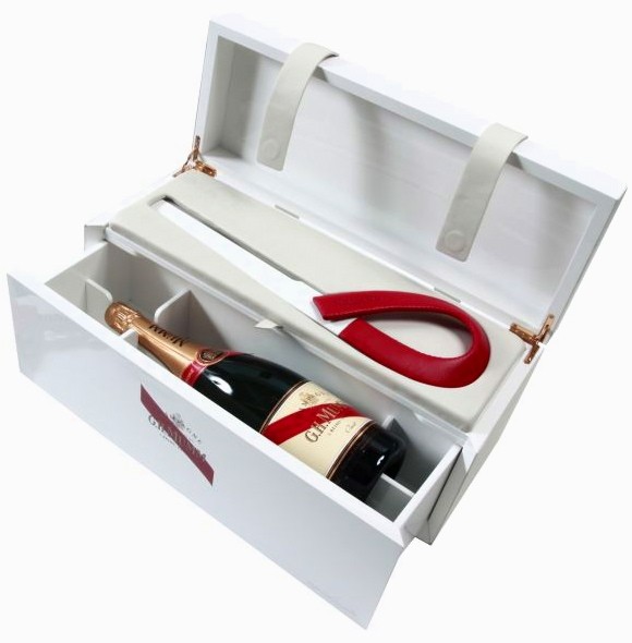 Mumm Champagne Limited Edition Gift Set